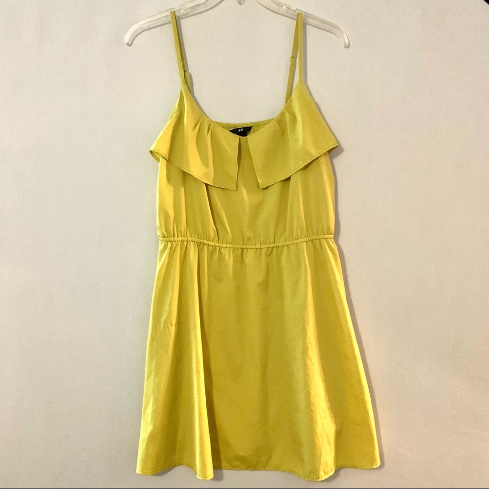 - H&M Dress - Picture 1 of 3